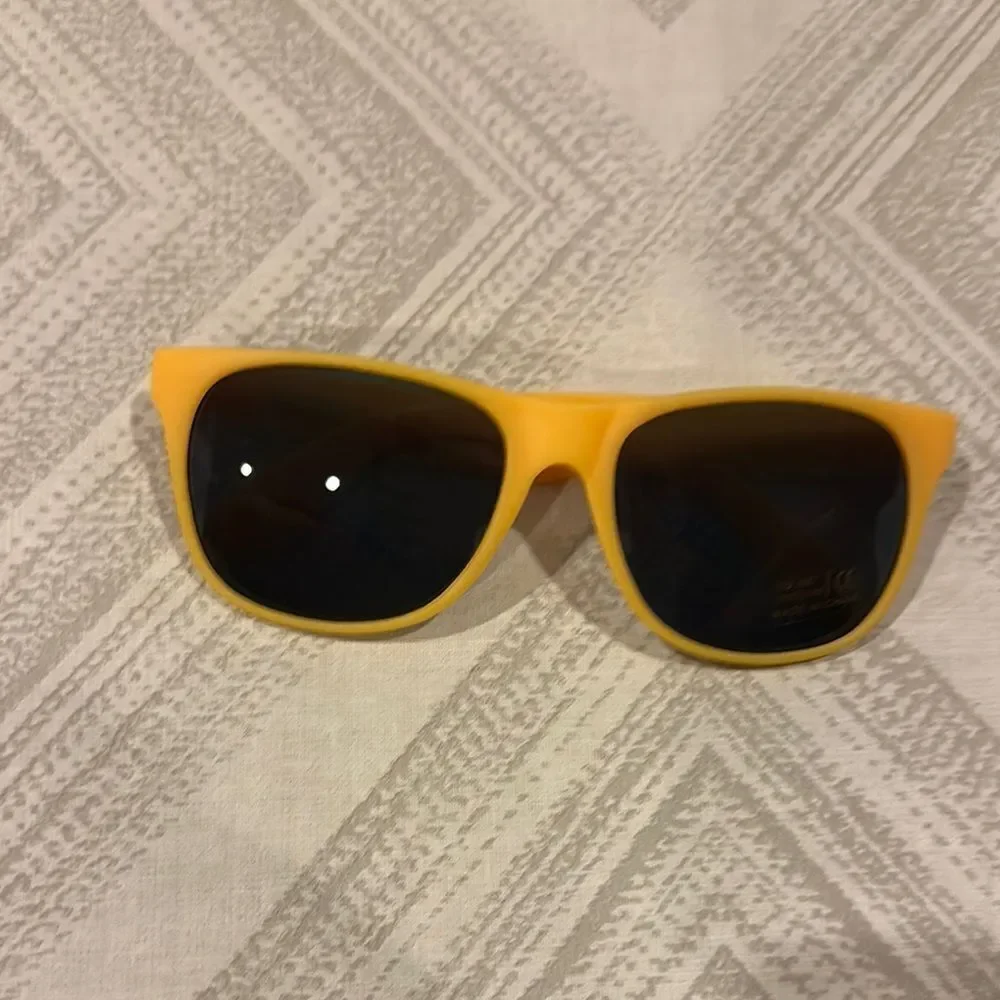 Box of 25 Yellow Sunglasses with Black Lenses - Football N Go Blue (Brand New)